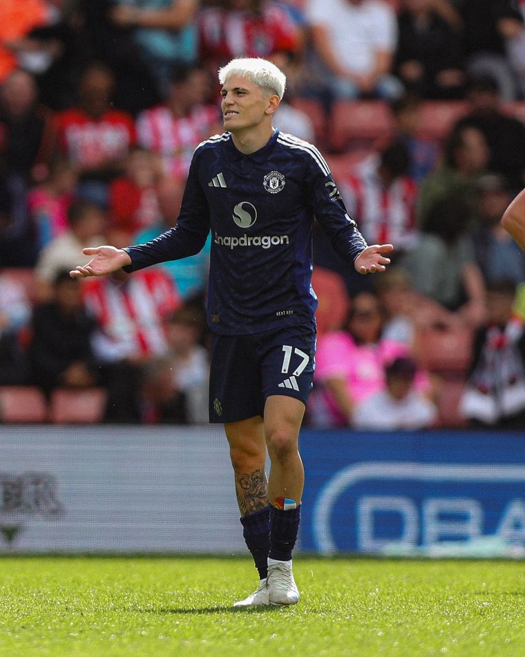 Garnacho sumó un nuevo gol con la camiseta de los Diablos Rojos Foto: @agarnacho7