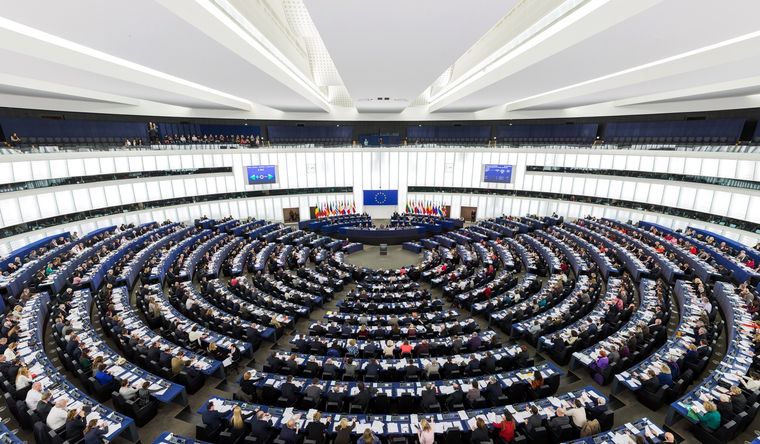 El Parlamento Europeo tomó una fuerte medida contra Washington en respuesta a las amenazas y presiones del presidente Donald Trump.