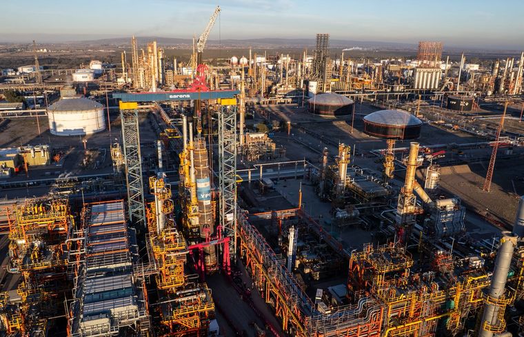 El reactor de Impsa fue instalado en la refinería de YPF El reactor de Impsa fue instalado en la refinería de YPF