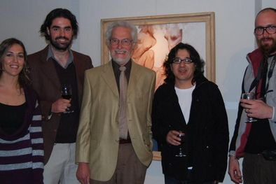 MDZol | María Julia Godoy -organizadora-; el artista Fernando Rosas; su padre, Roberto Rosas; Ciro Novelli y el escultor Guillermo Rigattieri. Foto: Gentileza