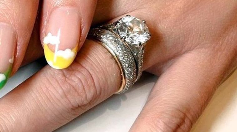 Ilustrativa: Banco Ciudad subasta anillos de oro, oro blanco y relojes.