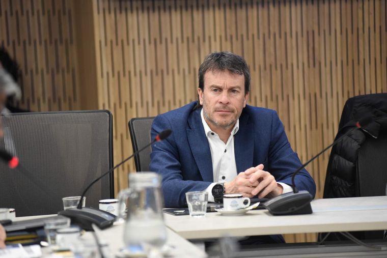 El diputado nacional, Lisandro Nieri, sobre la expulsión de diputados radicales. Foto: X @LisandroNieri