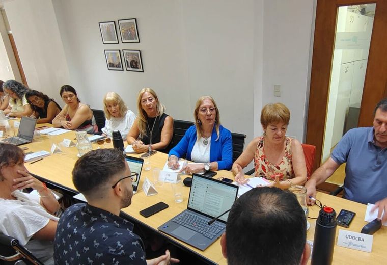 Encuentro de la paritaria docente bonaerense del martes 13 de enero Encuentro de la paritaria docente bonaerense del martes 13 de enero
