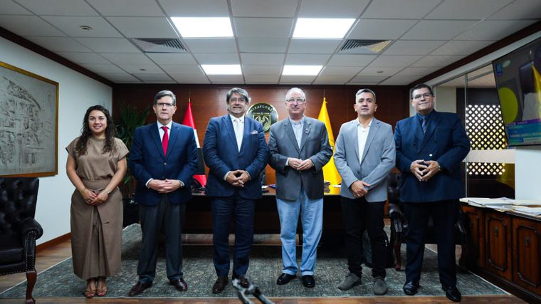 El gobernador de Misiones, Hugo Passalacqua, en su gira por Perú para promocionar una nueva ruta internacional de turismo entre Misiones y Lima.