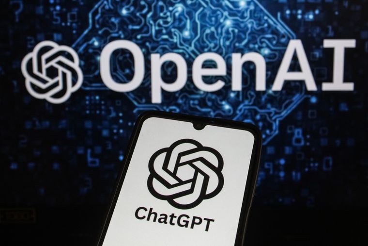 Con esta copia, OpenAI acerca a ChatGPT a la experiencia que ofrece Gemini desde hace meses. Con esta copia, OpenAI acerca a ChatGPT a la experiencia que ofrece Gemini desde hace meses.