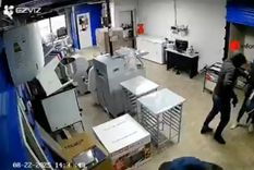 violento golpe comando en un local: se llevaron el dinero de los sueldos y amenazaron a una embarazada violento golpe comando en un local: se llevaron el dinero de los sueldos y amenazaron a una embarazada