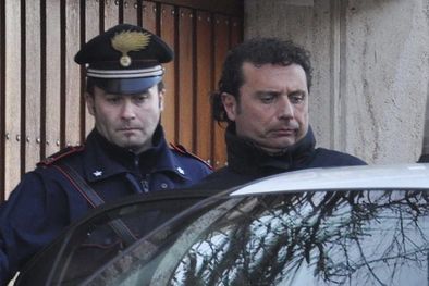 MDZol | Schettino en momentos de ser trasladado por la policía. Foto: EFE