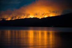 El fuego es Los Alerces se ha vuelto incontrolable Foto: Télam