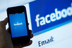 conoce el telefono que presentara facebook el jueves