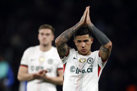 Enzo Fernández pide perdón tras la dura derrota de Chelsea frente a PSG en París Enzo Fernández pide perdón tras la dura derrota de Chelsea frente a PSG en París