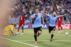 Luis Suárez celebra su gol en Uruguay. Foto: EFE