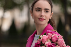 Emily in Paris. Foto: vogue.es/photos/5f7dab245a26b2fae28e94f9/master/pass/3-Emily-In-Paris-vogue-061020-credit-Netflix.jpg