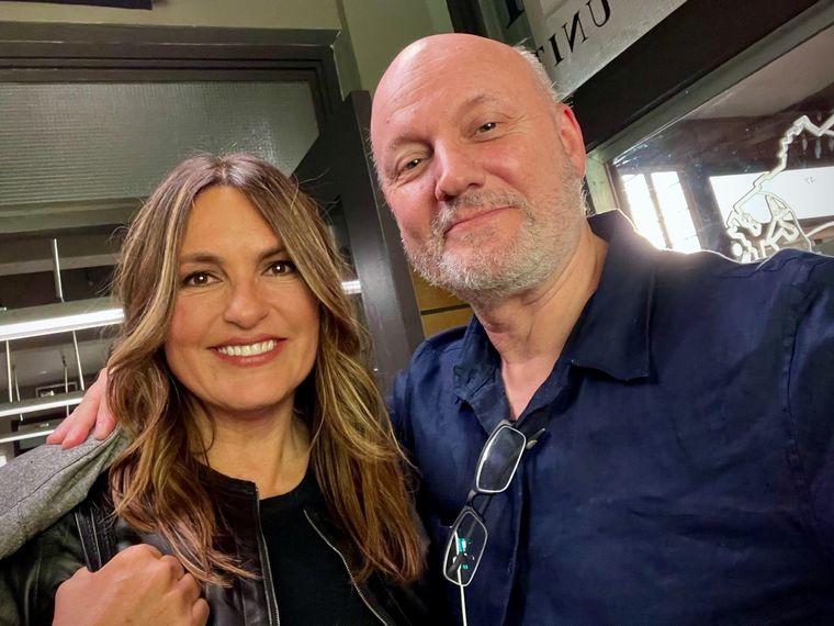 Mariska Hargitay, protagonista de La Ley y El Orden, y Juan José Campanella. Mariska Hargitay, protagonista de La Ley y El Orden, y Juan José Campanella.