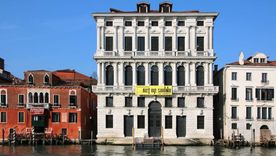 Prada tiene en Venecia, Italia, una fábrica y una fundación. Foto Prada Prada tiene en Venecia, Italia, una fábrica y una fundación. Foto Prada