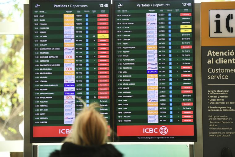 aeropuerto aerolineas vuelos 2522