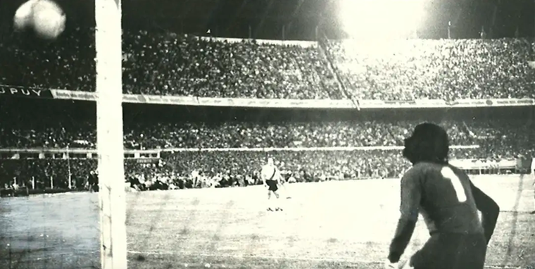 Una imagen que durante mucho tiempo fue la única que retrató el gol de Suñé.