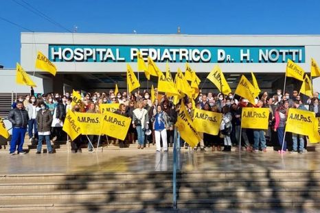 Protesta de Ampros en el hospital Notti. Protesta de Ampros en el hospital Notti.
