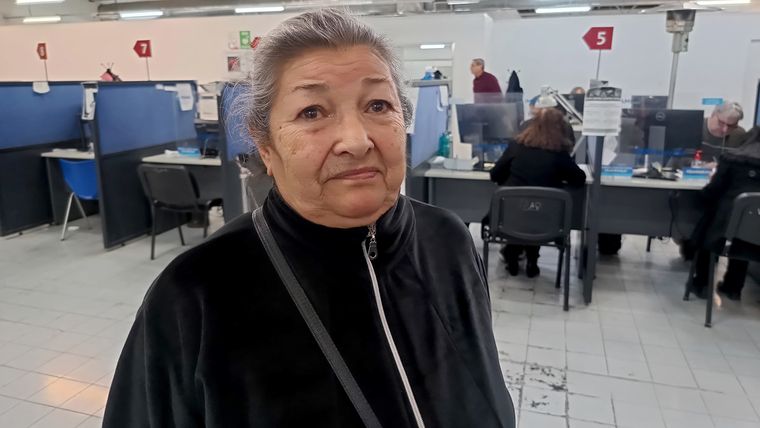 Amelia buscaba una respuesta que no halló: no le entregan los pañales para su hija y a ella le cortaron los medicamentos. Amelia buscaba una respuesta que no halló: no le entregan los pañales para su hija y a ella le cortaron los medicamentos.