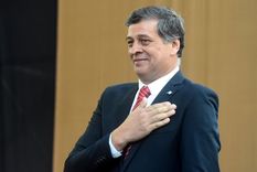 pese a la crisis, daniel orozco quiere aumentar la dieta de sus funcionarios