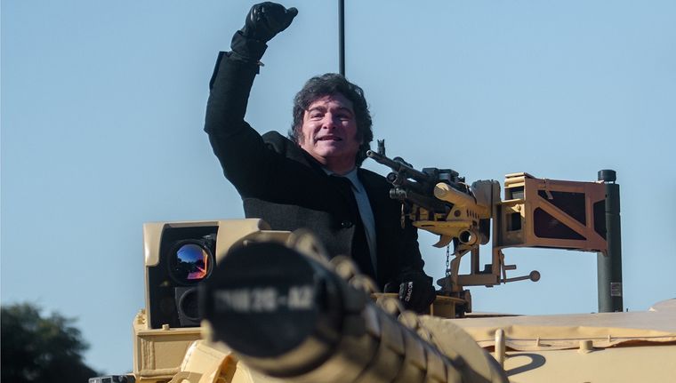 Javier Milei celebra que se le reabran las puertas al financiamiento internacional. Foto: DPA