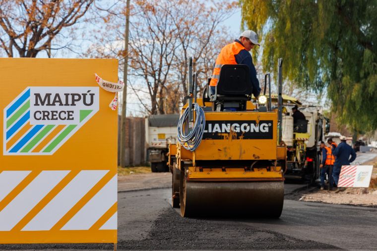 El Municipio ya completó el 90% de las 450 cuadras previstas en el Plan de Asfalto, con obras que mejoran la conectividad y alcanzan a más de 8.500 familias.| El Municipio ya completó el 90% de las 450 cuadras previstas en el Plan de Asfalto, con obras que mejoran la conectividad y alcanzan a más de 8.500 familias.|