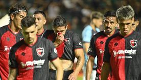 Newells sufrió una durísima derrota por 3 a 0 ante Banfield y profundizó su interminable crisis deportiva.&nbsp; 