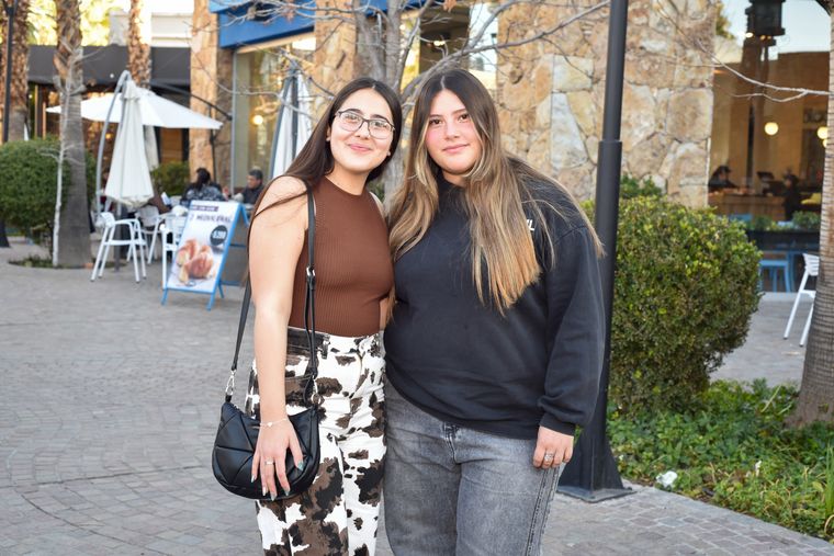 Abril Castro y Guadalupe Nievas. Abril Castro y Guadalupe Nievas.