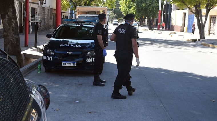 La casa de bebidas fue asaltada por ladrones armados Foto: ALF PONCE MERCADO / MDZ