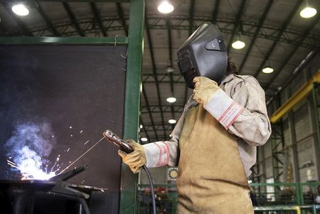Pese a un leve repunte del 0,1% en abril, la cantidad total de trabajadores formales sigue siendo 1,8% menor que en noviembre de 2023, justo antes del comienzo de la gestión Milei. 