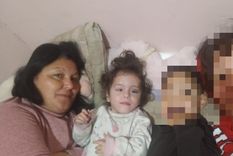 Paola tiene tres hijos y adoptó una más.