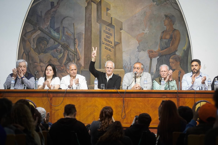 Jorge Taiana junto a la CGT.