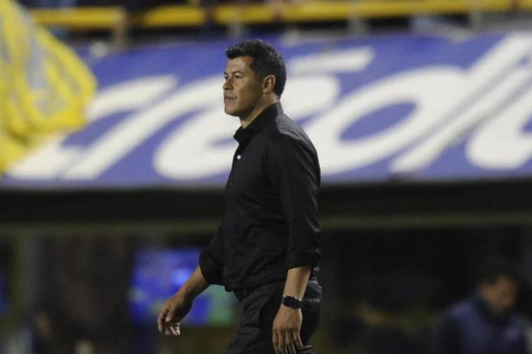 Almirón tendrá una cláusula de salida. Foto: Clarín -Juano Tesone