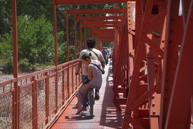 MDZol | El puente sobre el río Diamante es muy transitado.