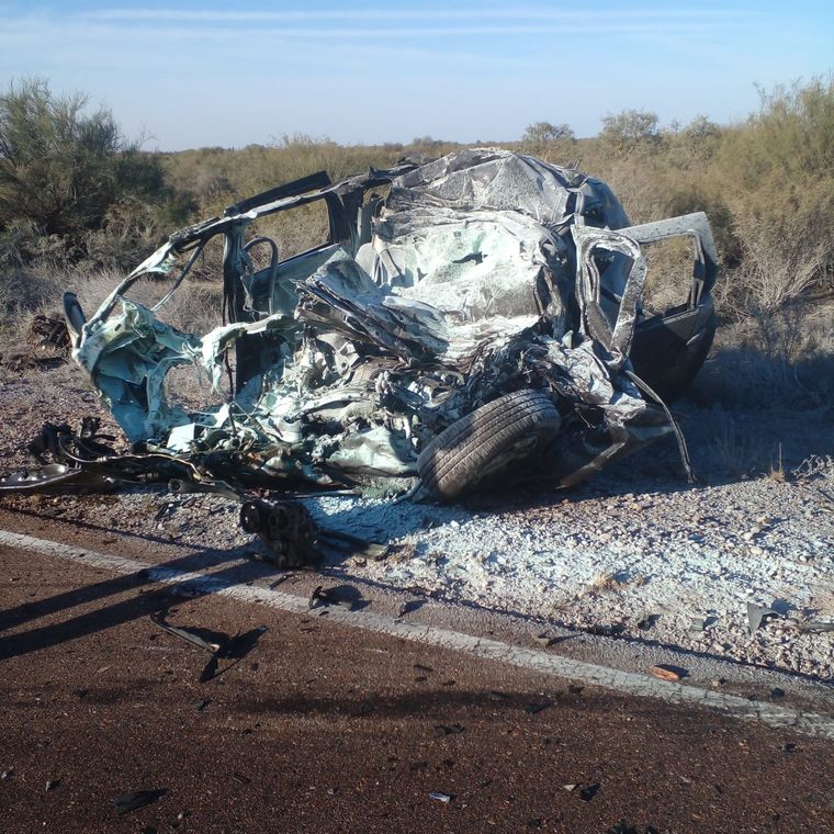 Así quedó el vehículo en el que viajaba la víctima. Impactante accidente Foto: gentileza