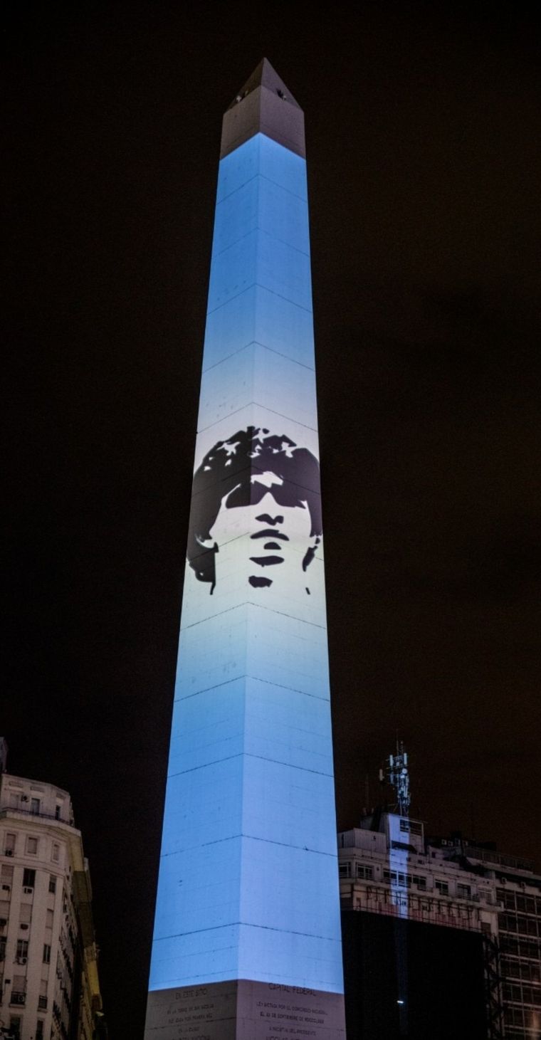 Se proyectó la imagen de Maradona en el Obelisco.