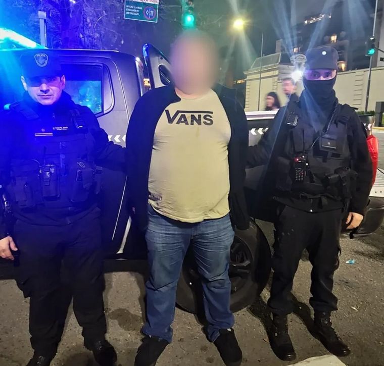 El conductor fue detenido dos horas después del incidente, en el que terminó arrollando a dos mujeres