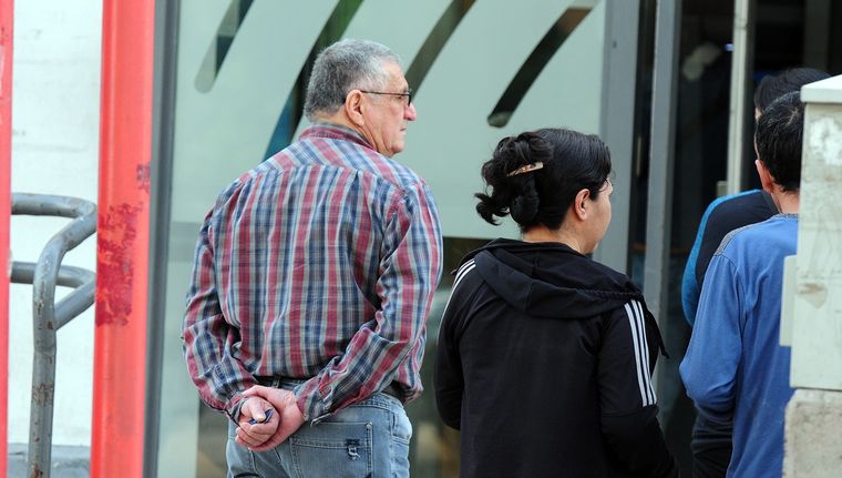Se espera un aumento del 1,9% para octubre: la jubilación mínima de Anses subiría a $396.304,88 con bono incluido.&nbsp;