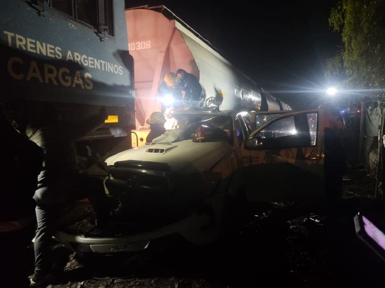 El tren de carga colisionó a una camioneta en Maipú y hay dos heridos Foto: Ministerio de Seguridad de Mendoza