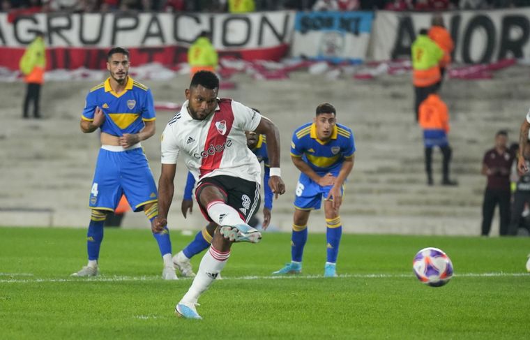 El último encuentro en el Monumental fue victoria millonaria. Foto: NA