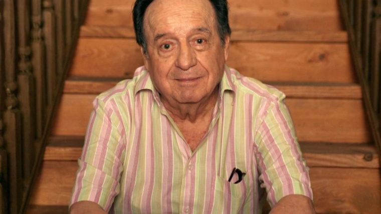 Roberto Gómez Bolaños también era conocido como Chespirito.