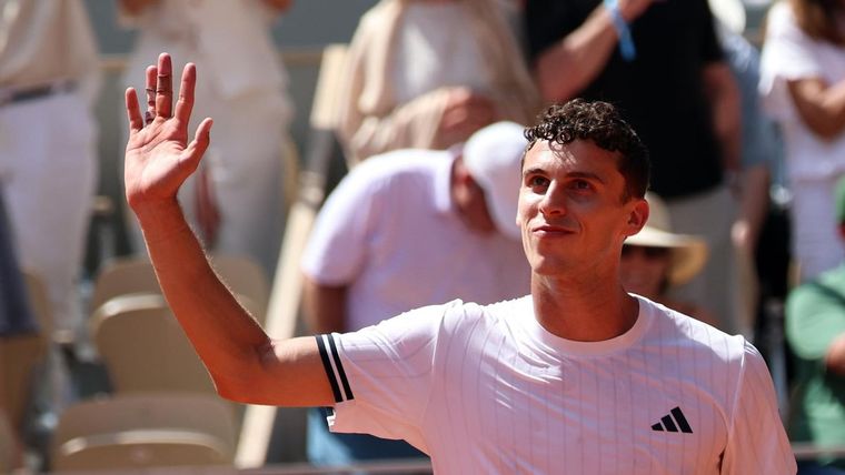 Juan Manuel Cerúndolo, histórico: venció a Jannik Sinner en la 2° ronda de Roland Garros.
