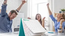 En el debate sobre la jornada de cuatro días la pregunta que nadie se hace todavía es a quién le queda ese tiempo liberado. Históricamente, la respuesta ha sido, al capital, porque la productividad sube, el salario no. En el debate sobre la jornada de cuatro días la pregunta que nadie se hace todavía es a quién le queda ese tiempo liberado. Históricamente, la respuesta ha sido, al capital, porque la productividad sube, el salario no.