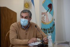 tres figuritas repetidas dentro del ministerio de economia