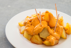 Cómo preparar patatas bravas perfectas en casa Foto: Shutterstock