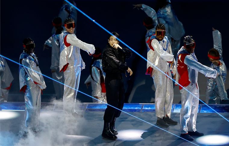 Jung Kook El Kun Agüero y un particular elogio en la ceremonia inaugural del Mundial.