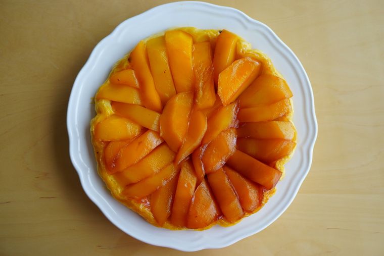 La receta de tarta de mango es popular en climas cálidos por su frescura y color. La receta de tarta de mango es popular en climas cálidos por su frescura y color.