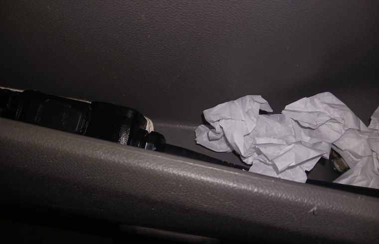 El inhibidor de alarmas incautado en el interior del auto de los presuntos ladrones. El inhibidor de alarmas incautado en el interior del auto de los presuntos ladrones.