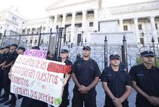 Protesta frente al Congreso en el paro general de enero, contra las propuestas del Gobierno para transformar la realidad de los trabajadores. Foto: Juan Mateo Aberastain Zubimendi