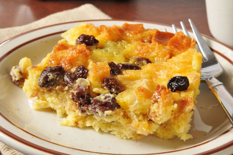 Budín de pan con pasas al estilo abuela: receta casera que conquista.