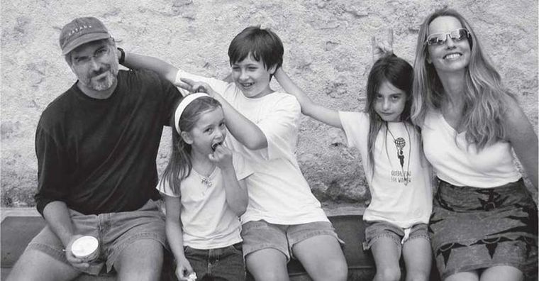 El libro fue sacado de circulación. El libro fue sacado de circulación.